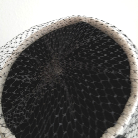 Vtg ladies pill box hat, white black , veil netting, Union Made, made in USA main image 8
